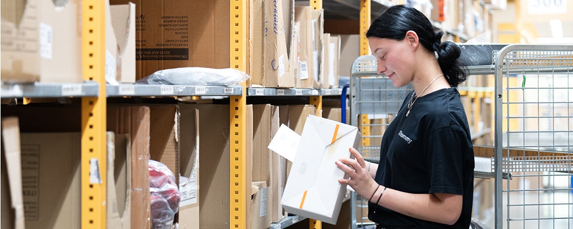 Mitarbeiter Versandsteuerung Logistik (m/w/d), 1. Bild